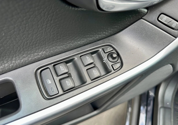 Volvo XC 60 cena 52800 przebieg: 265000, rok produkcji 2011 z Zwoleń małe 631